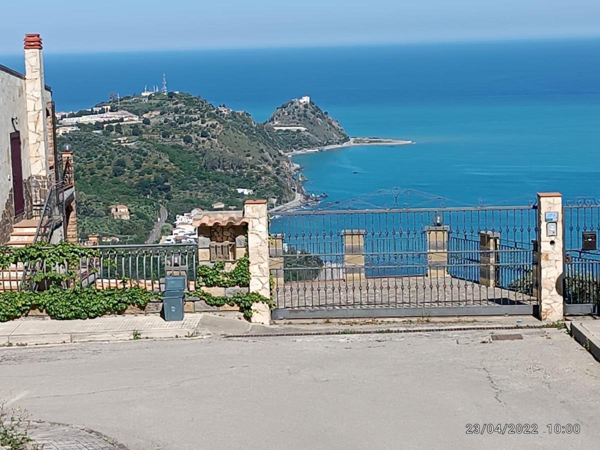 Appartement Tra Cielo E Mare à Capo dʼOrlando Extérieur photo